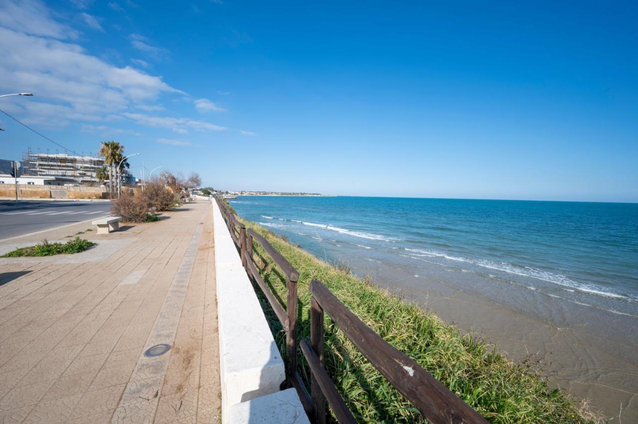 Luci Apartment Sea Beach Avola Bagian luar foto
